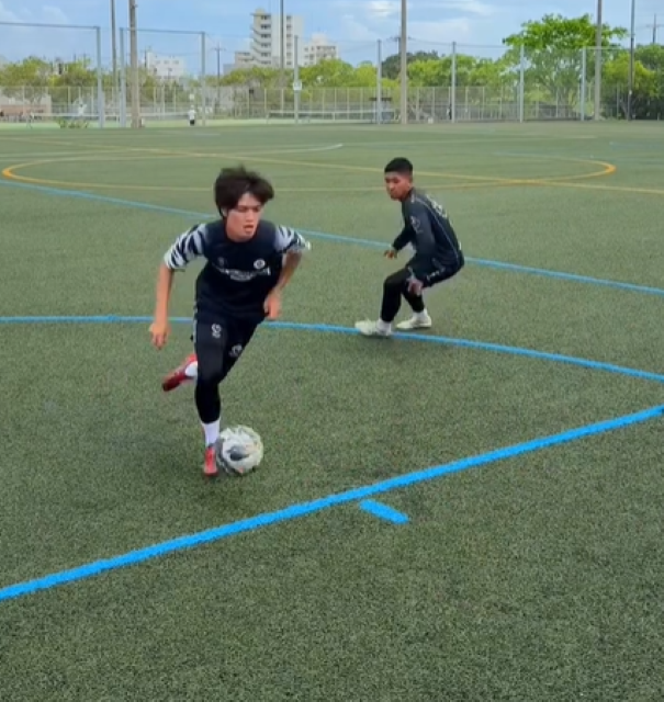 味方を囮に使う！？レガテドリブル塾・Takuya 中盤で使えるドリブルテクを披露！