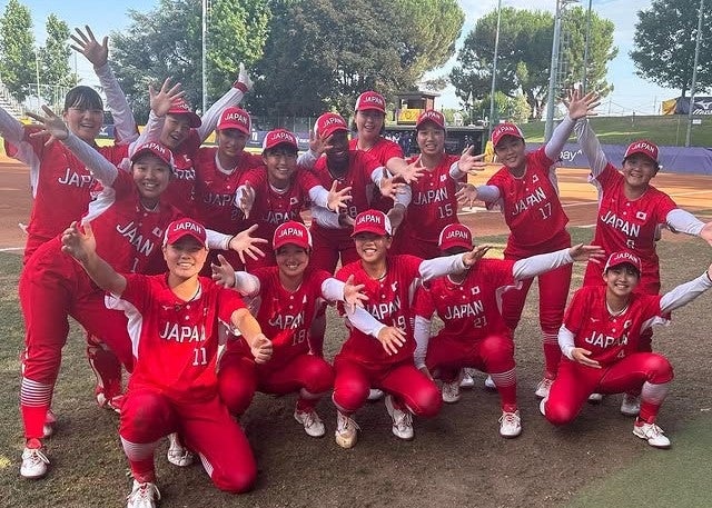 ソフトボール日本代表がイタリア・ミラノに到着！虫も暑さも吹き飛ばす熱量　あの名将現地で見せた“決意の投稿”