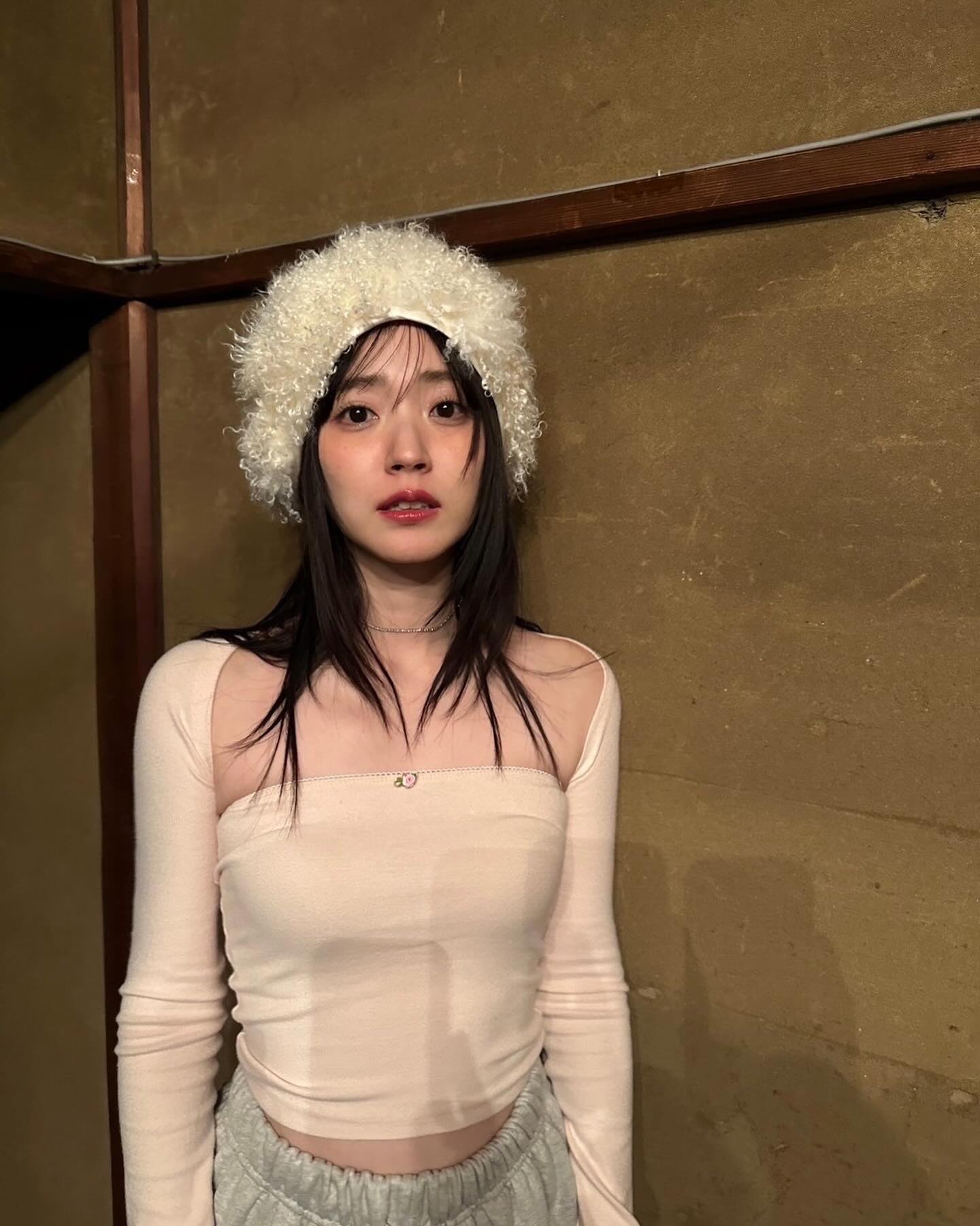 鈴木愛理が「お人形さんみたい、、💗」な姿でファンメロメロ！