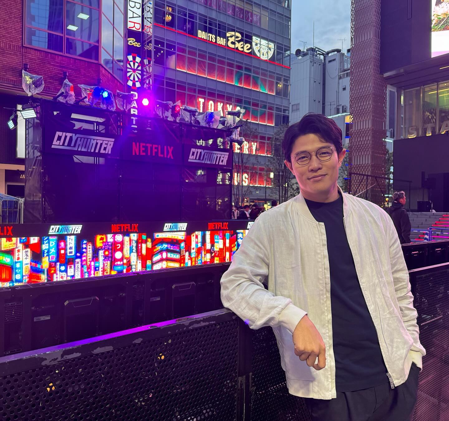 『シティーハンター』で人気爆発！あの俳優の〇〇姿にファン「いやー素敵す」「日本の宝です」