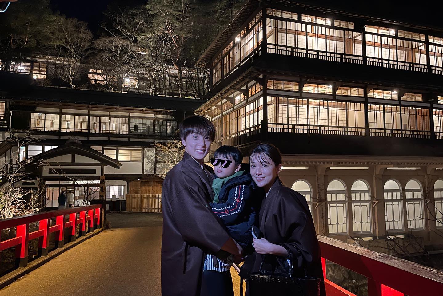 五十嵐圭&本田朋子が温泉旅行ショットを公開👨‍👩‍👧仲睦まじい家族写真が話題に📸