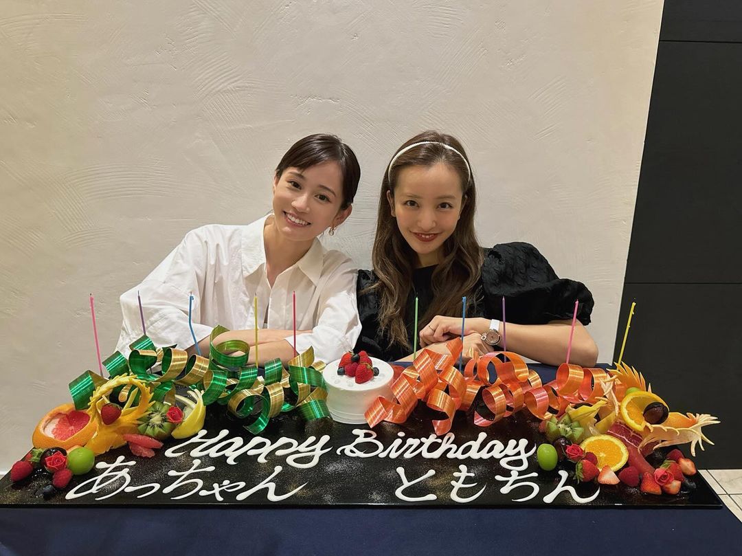 「エモいどころじゃない」板野友美 前田敦子と誕生日会を開催！