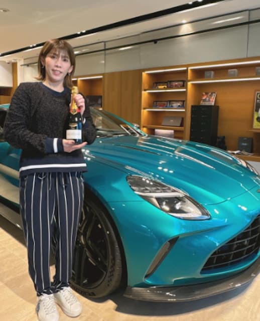 吉田沙保里 アストンマーティンと007の世界へ！贅沢な時間を堪能