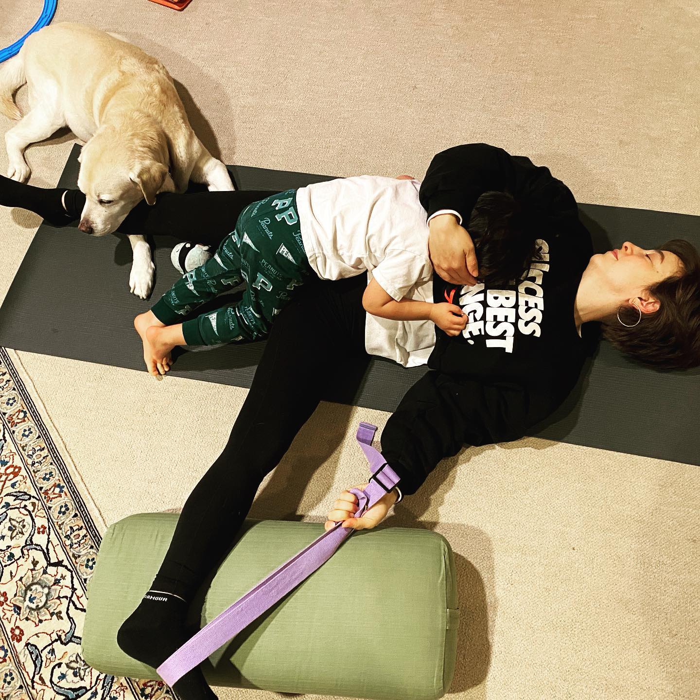 滝川クリステル 愛犬＆長男との‘‘微笑ましすぎる‘‘光景を披露「可愛いものだらけ」の声