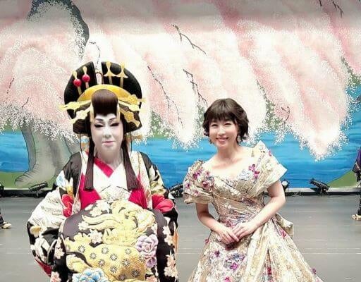 梅沢富美男、新歌舞伎座公演もいよいよ千秋楽へ。華やかな衣装とともに笑顔で観客を迎える毎日。