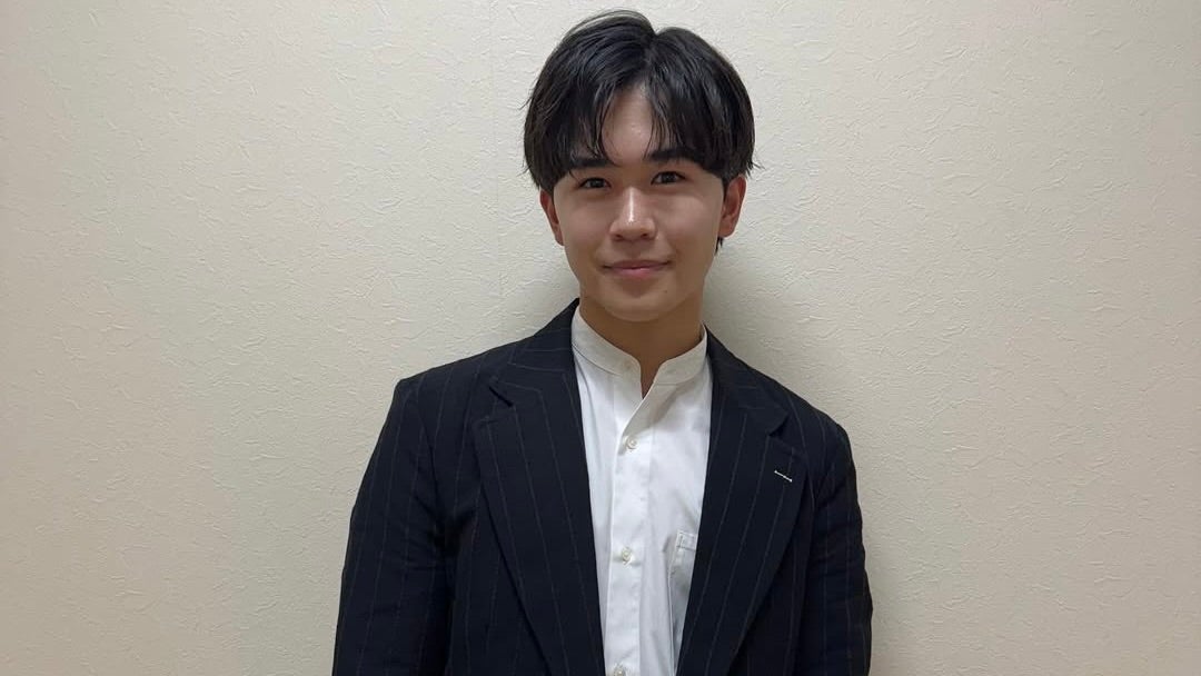 「いつの間に大人に」あの元有名子役が大人っぽい〇〇を着こなしているショットが話題に！「素敵な青年に」