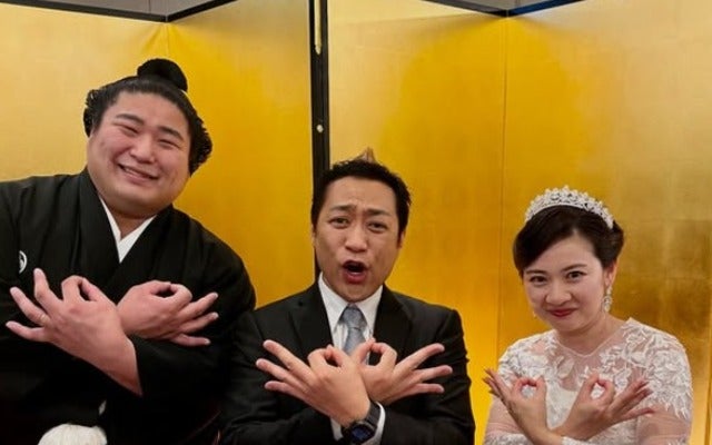 はなわが大相撲の人気力士「若元春」の結婚式で2曲歌う！