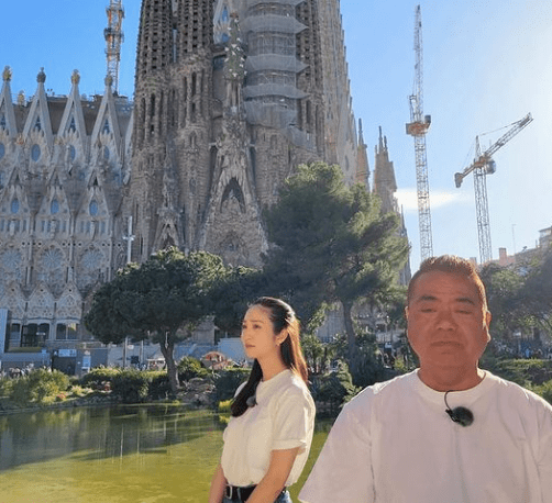 大人気の”新婚出川ガール”がイッテQオフショットを公開