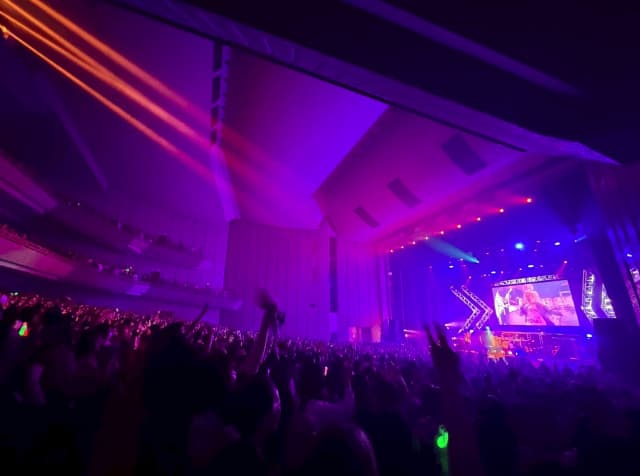 「皆さんありがとうございました(^-^)」ゴールデンボンバー・鬼龍院翔が福岡でツアーライブ！感想を語る