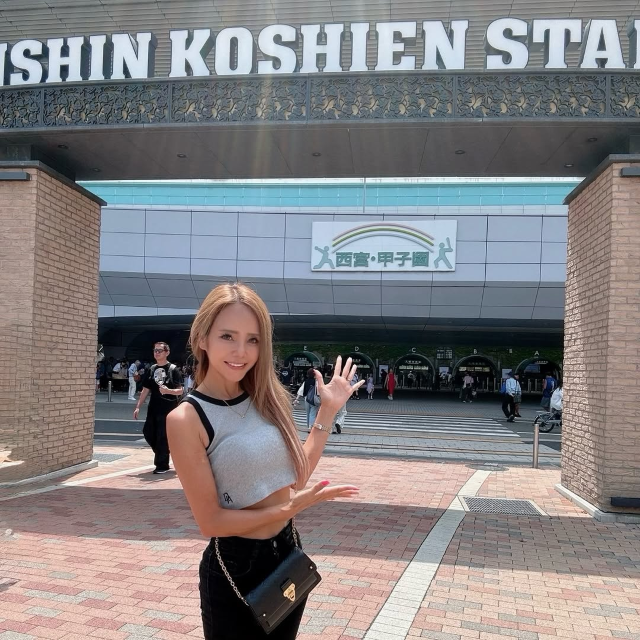 「今年も甲子園行って来ました〜」元レースクイーン中村純子、