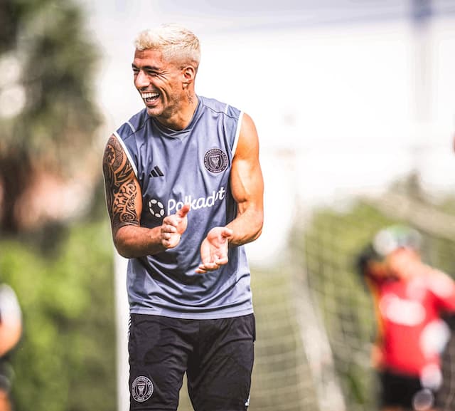 スアレス 新ヘアースタイルを披露！