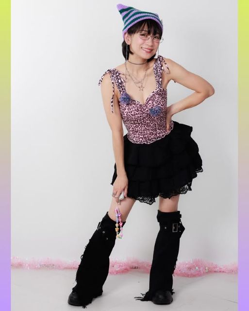 「すごいことが起こりましたっっっ」時東ぁみ、美肌あらわなミニスカアイドル衣装で嬉しいご報告！