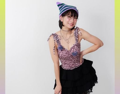 「すごいことが起こりましたっっっ」時東ぁみ、美肌あらわなミニスカアイドル衣装で嬉しいご報告！