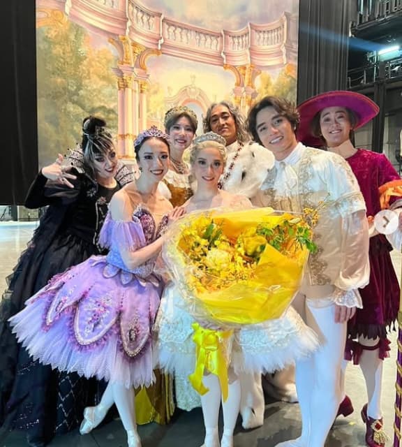 「素敵な、王子様」バレエダンサー・柄本弾が自身の公演を振り返る。美しすぎるデジレ王子姿も公開！