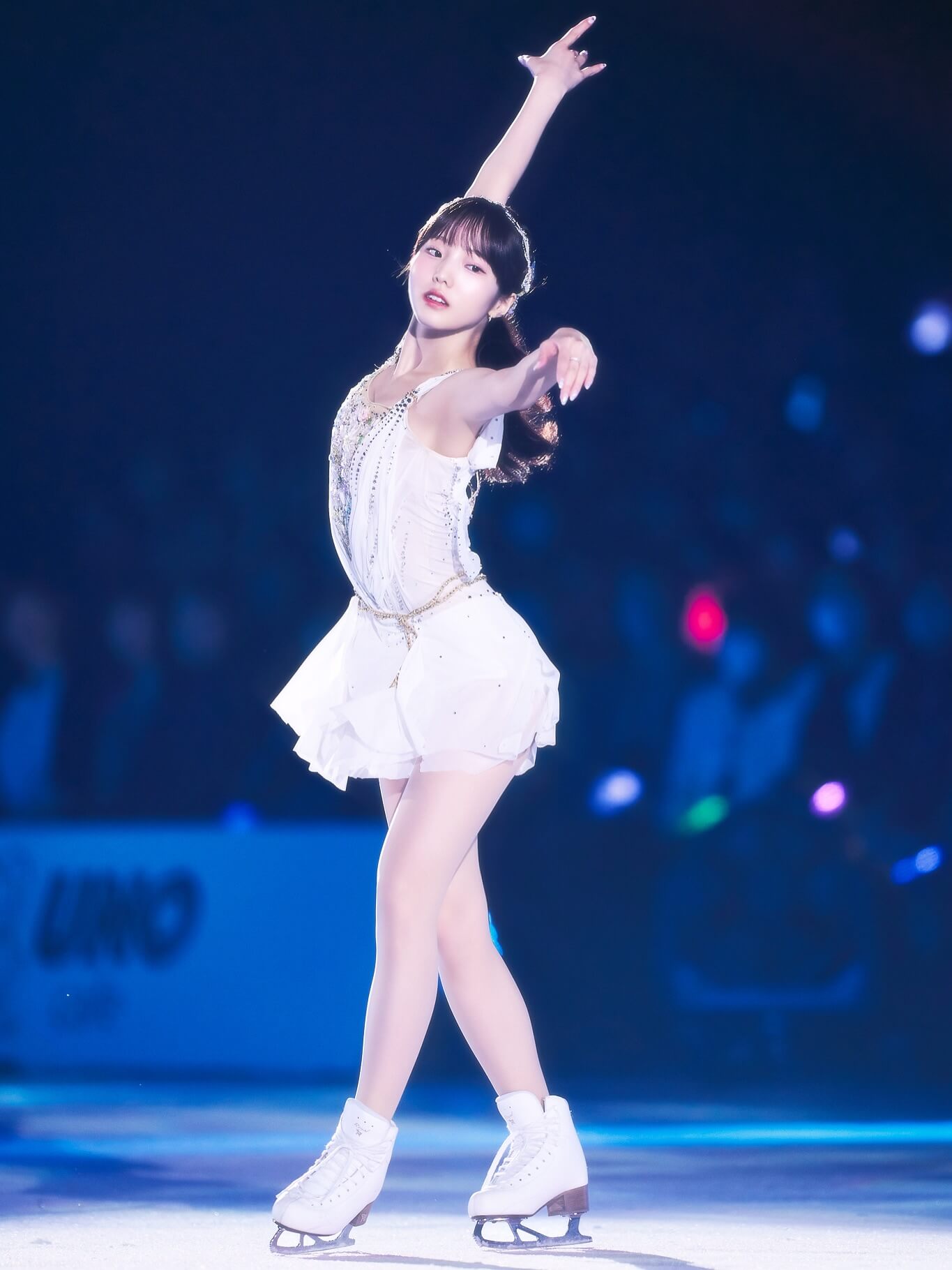 本田真凜、美しすぎる氷上ショットに反響！「めちゃくちゃ綺麗です」の声続々