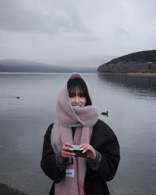 「Yamanakako☆〜」大園桃子、霧の湖バックに笑顔でパシャリ！