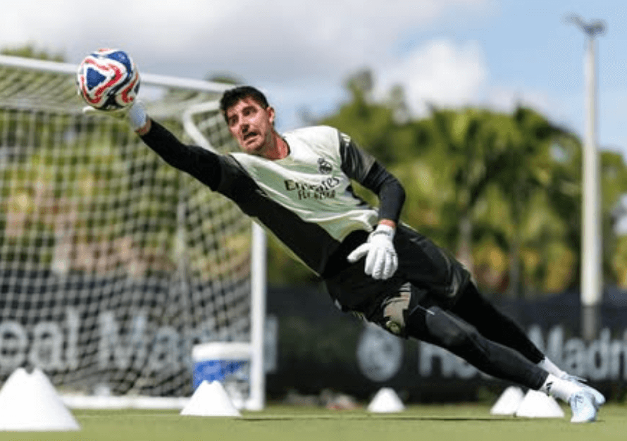 レアル守護神、クラブW杯初戦に向けて準備万全！クルトワが練習風景を公開