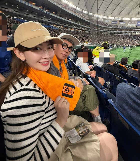 「◯◯さんに誘ってもらい…」小嶋陽菜、あの人気芸人と野球を観戦！