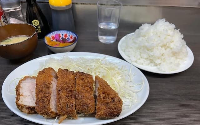 ロースかつ定食を食べるビビる大木にまさかの出来事が！？「隣に座っていたフランス人が…」