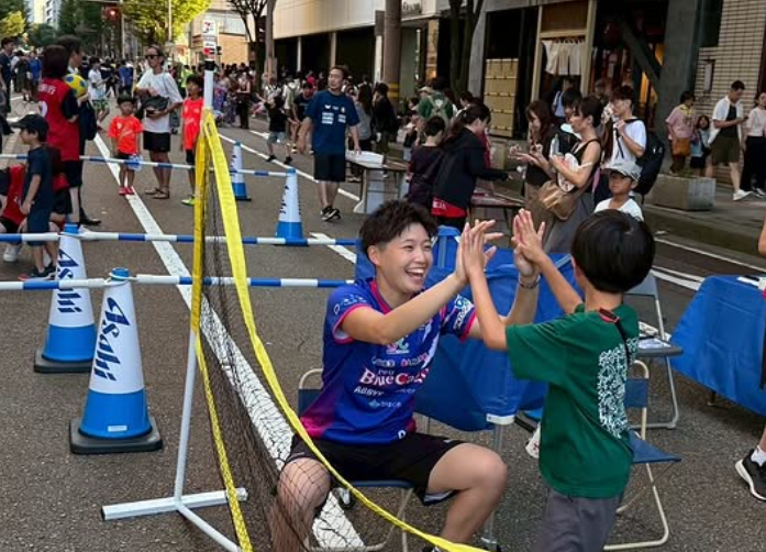 PFUブルーキャッツ「フジ」「キサ」が金沢ゆめ街道2025に登場！地元ファンと交流