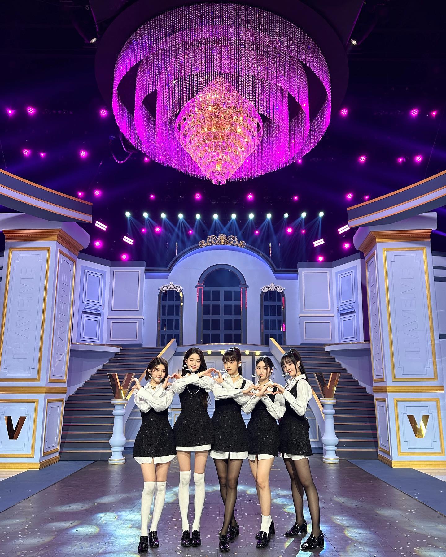 スタイル抜群グループショット披露のIVE💕活動休止中のレイへのコメント続々