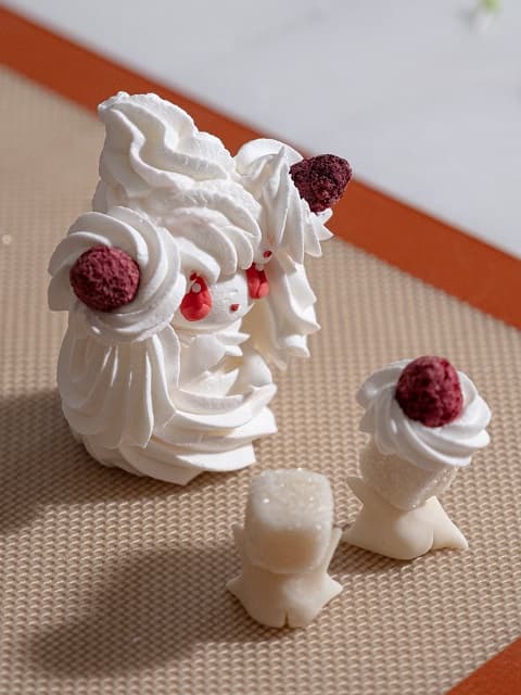 「本物すぎる！」砂糖細工師が作ったポケモン”マホイップ”のクオリティが高すぎると話題に