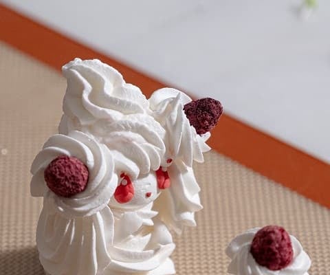 「本物すぎる！」砂糖細工師が作ったポケモン”マホイップ”のクオリティが高すぎると話題に