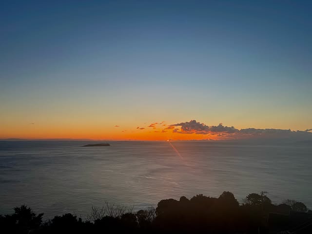 「エネルギーがすごい！」谷尻萌、思わず目も覚める美しい日の出ショットで「おはようさん♪」