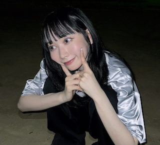 超有名YouTuberのほっぺつん写真にファン悶絶！