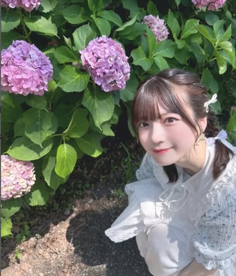 SKE48・坂本真凛が紫陽花ツーショットを披露にファン歓喜！