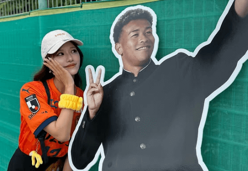 「やっぱり勝利の女神」サッカー美女子、スタジアムで魅せた”シチュエーションフォト＆ムービー”に反響続々！