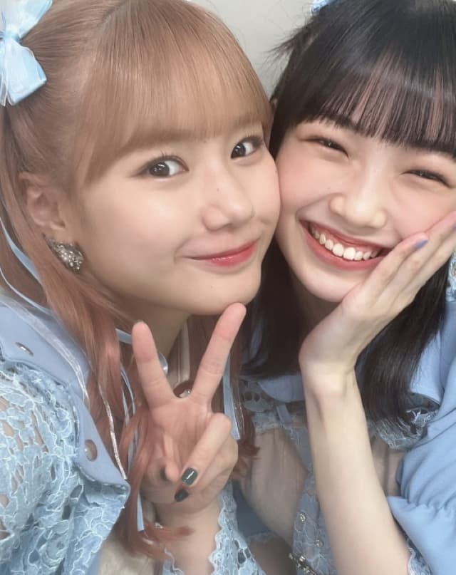 「これからも大好きです」モー娘。山﨑愛生が横山玲奈との仲良し2ショットを披露