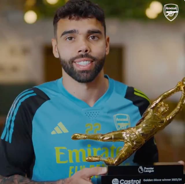 アーセナル ラヤの誕生日を祝う動画が「凄すぎる！」と話題に！