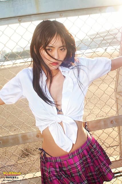 「いつもとガラッと違うグラビアです！」タレント 豊田ルナがヤンマガに登場！