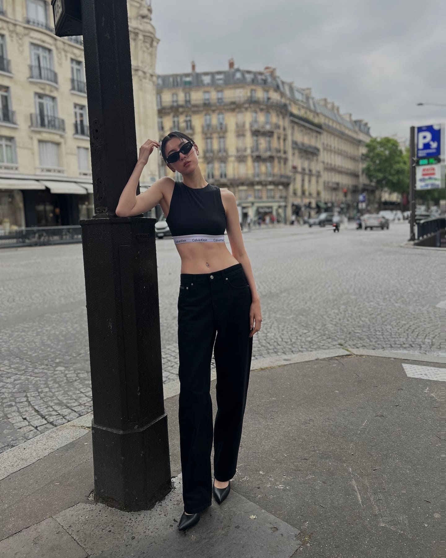 あの人気モデルのヘソ出しショットにファン悶絶