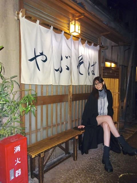 「もちろん〇〇派」美脚ショットで問いかけるモデルにファン即答！