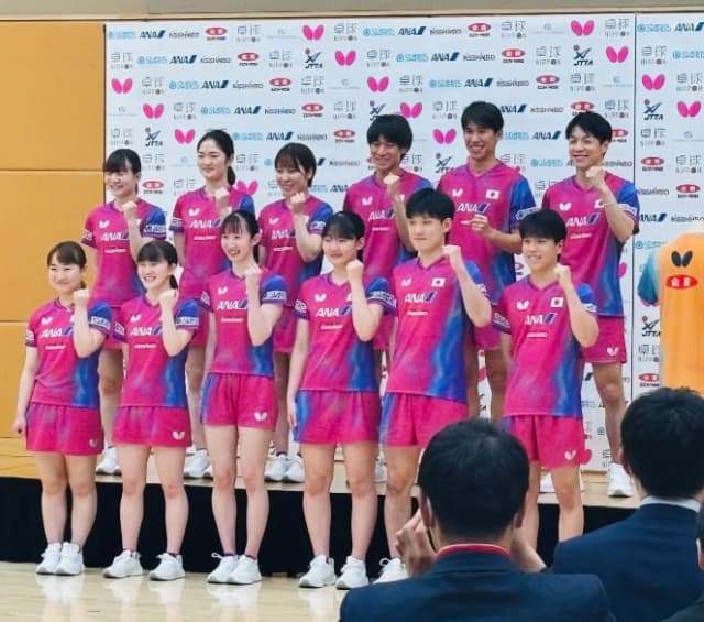 平野早矢香が世界卓球の公開練習と記者会見へ参加！選手たちへエールをおくる