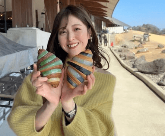 「可愛い子がいっぱい食べてますやん」サッカー美女キャスター、メガボリュームのグルメフォトラッシュにファン感謝感激状態！