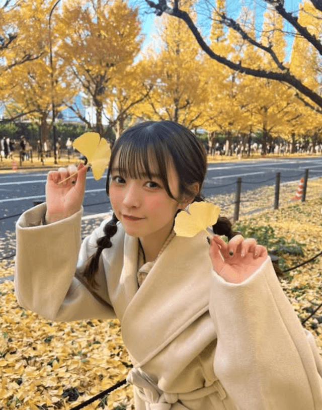 CUTIE STREET・梅田みゆ、イチョウとの写真が「可愛すぎる」と話題！