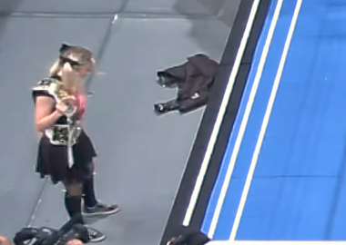 WWE アレクサ・ブリスが激怒！チェルシー・グリーンの奇襲に“無言の制裁”炸裂