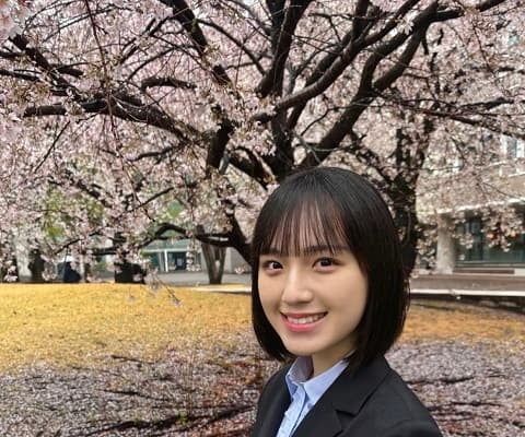 「お仕事もお勉強も頑張るぞ！」STU48 清水紗良が大学入学！ずぶ濡れ（？）スーツ姿を投稿