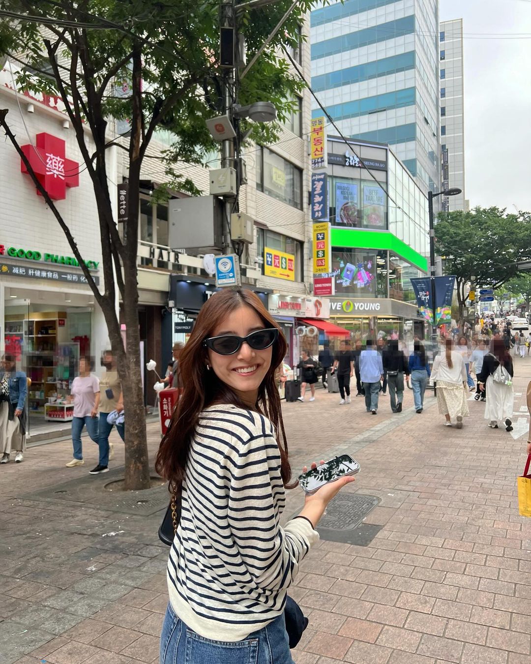 新木優子が韓国でのサングラス姿を公開！