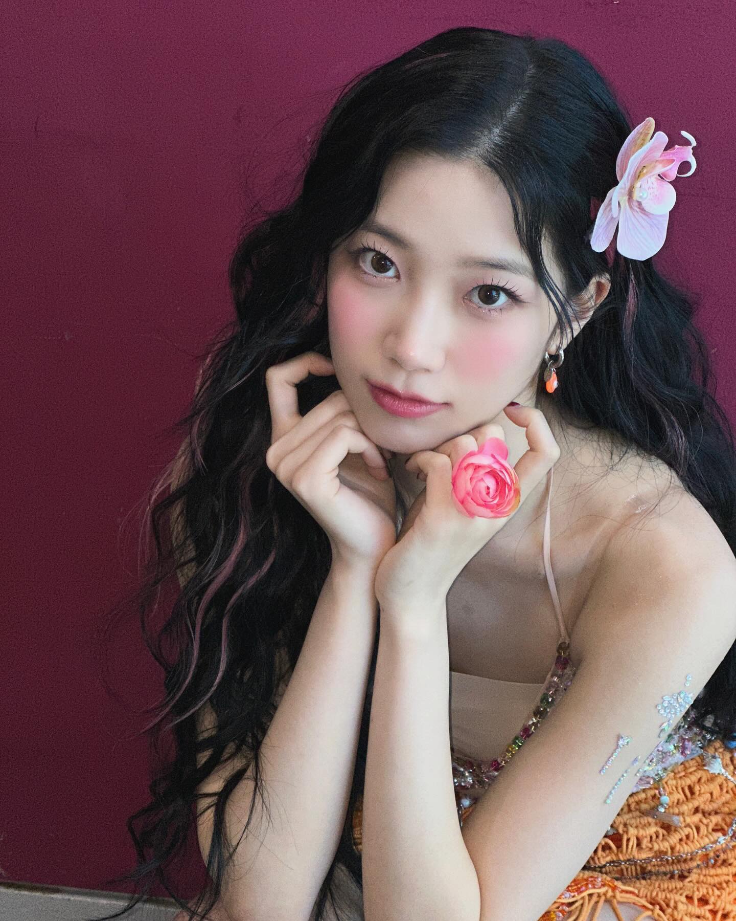 「可愛すぎて混乱する」LE SSERAFIM・カズハの最新ショットが可愛すぎると話題！