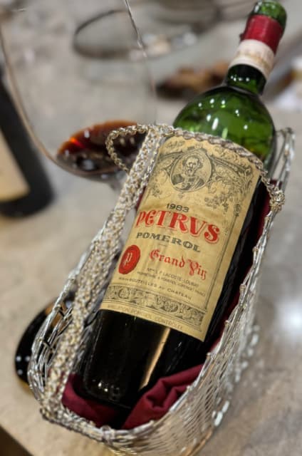 手越祐也、仲間とのワイン会に「ワイン飲んでる時って本当に幸せ」とワイン通を披露