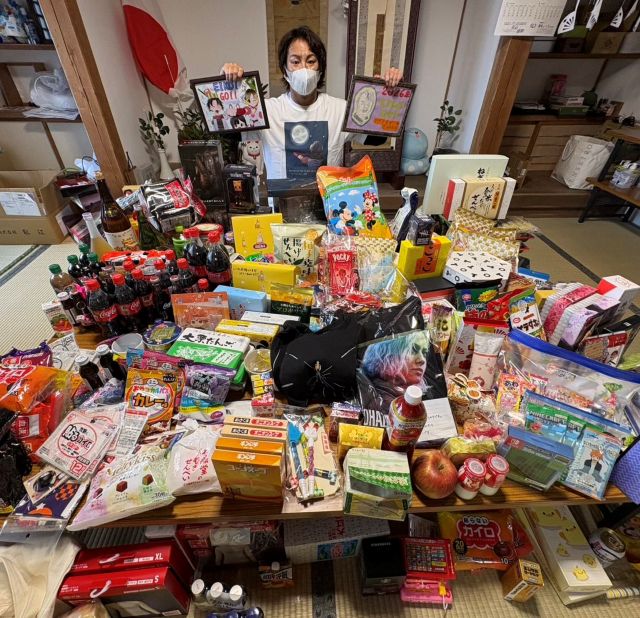 狩野英孝、実家の神社で「御朱印1200枚」を完遂！山のような差し入れに感謝の投稿