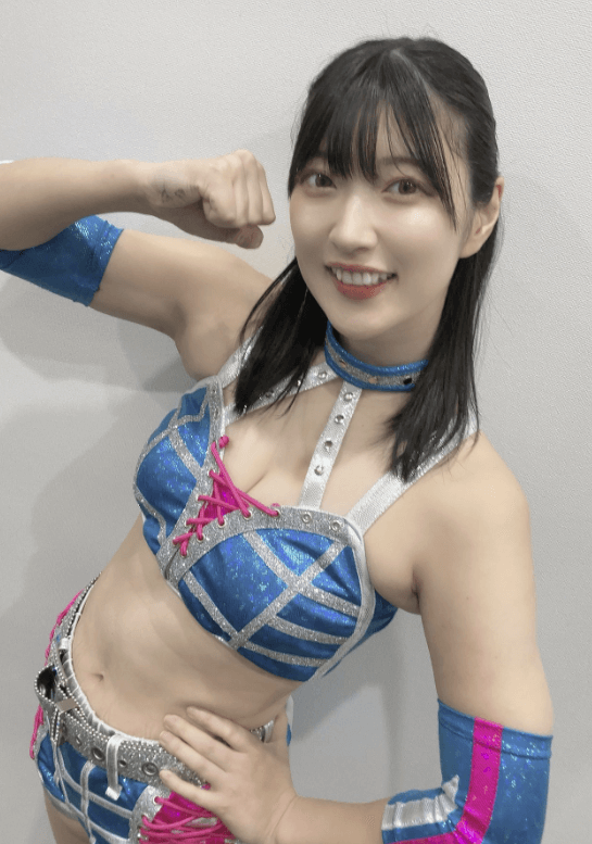 STARDOM【スターダム】 さくらあや、新コスチュームでサイン会に登場！ファンと交流し元気もらう