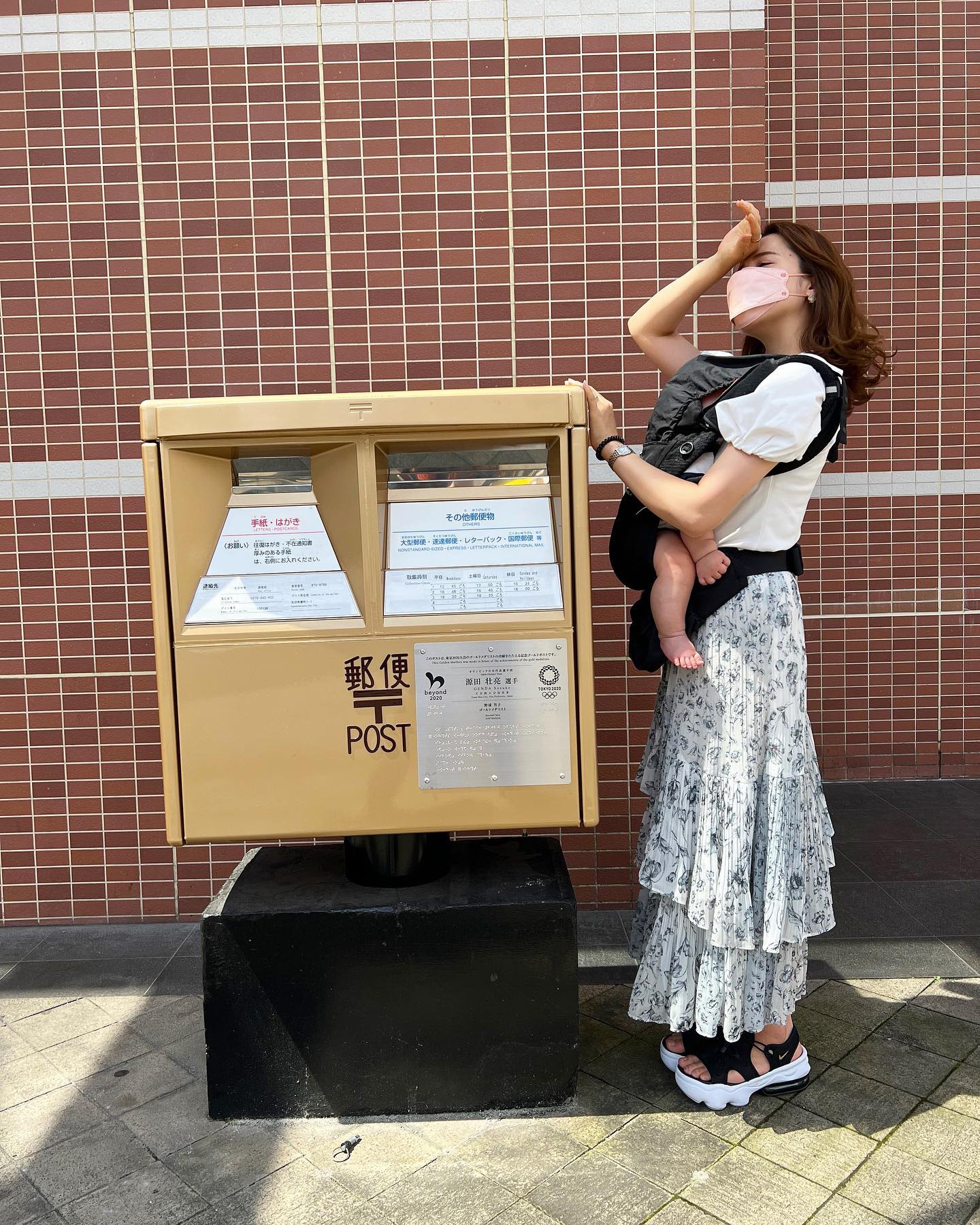 「一応、家族写真👨‍👩‍👧」衛藤美彩さんが“思わぬ形”での親子3人ショットを公開📸「ジワジワきますね…」