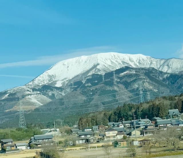 尾木ママ、“故郷の山”の写真をアップ！「綺麗に晴れ渡っています」