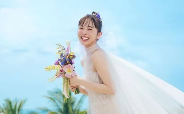純白ドレス姿が美しすぎる…井桁弘恵の花嫁ショットにファン悶絶