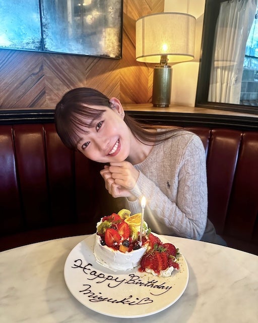 「お誕生日覚えててくれてお祝いしてくれたの」渡辺美優紀があのガールズバンドとランチへ！
